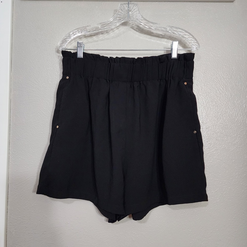 H&M‎ Women's High Rise Paper Bag Shorts Black Size 12